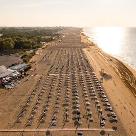 Apartman Comfy With Pool-beahost *